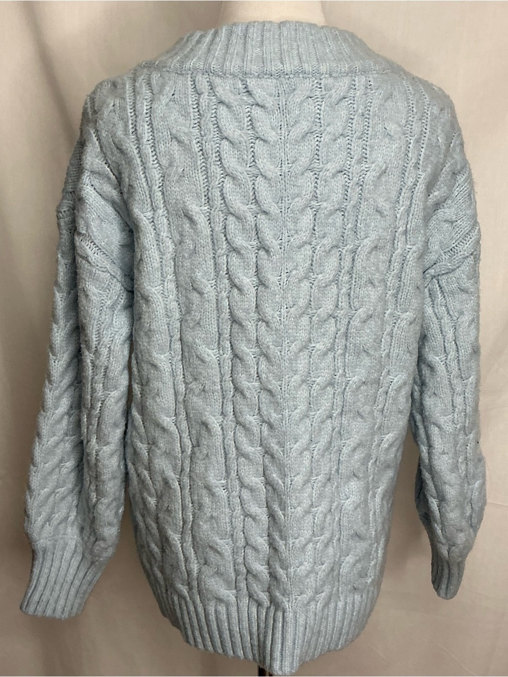 2193 - Lush Pale Blue Cable Knit V-Neck Sweater - Picture 4 of 8